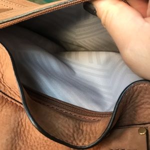 More photos of the interior of the camel bag